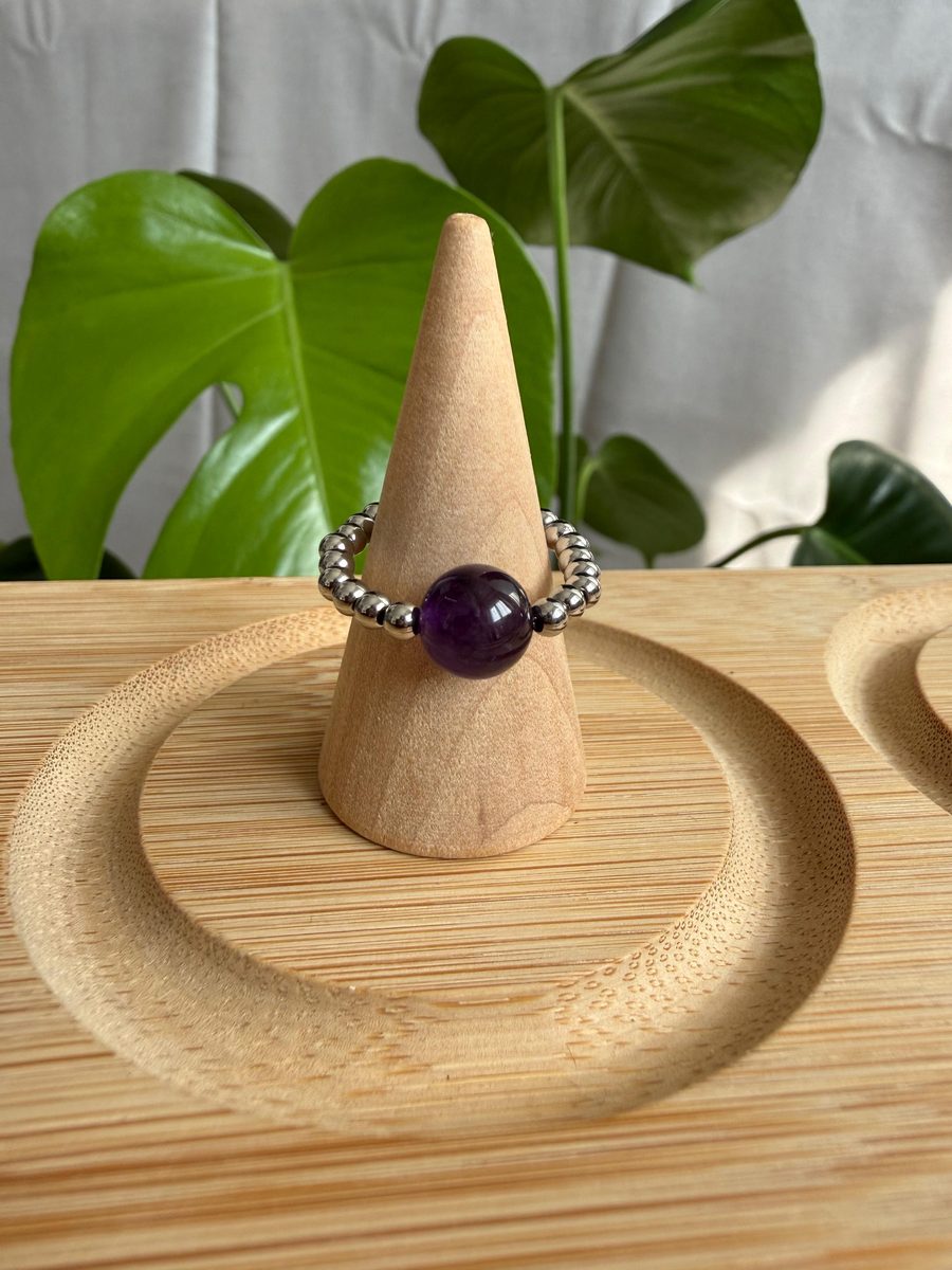 Anello in pietre dure da 8 mm con distanziatori in acciaio inox 316L da 3 mm, scatto 6